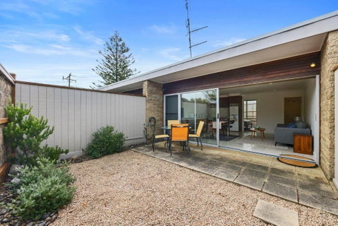 Petite Retreat - Accommodation Mermaid Beach 0