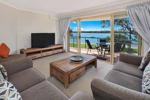 PICNIC7- PICTURE PERFECT PICNIC POINT - Accommodation Mermaid Beach 0