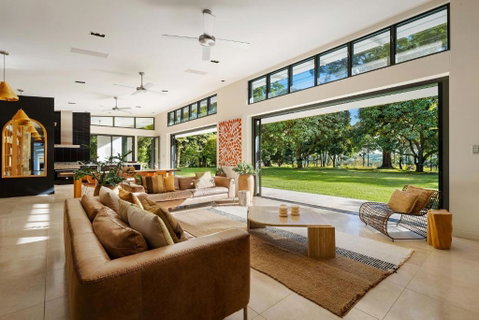 Pine Mountain - Accommodation Mermaid Beach 1