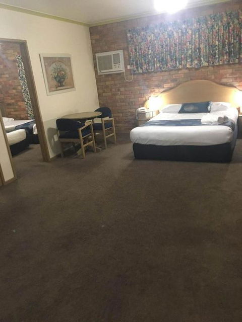 Pines Country Club Motor Inn - Accommodation Mermaid Beach 2