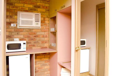Pines Country Club Motor Inn - Accommodation Mermaid Beach 1
