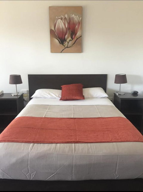 Ploughmans Motor Inn - Accommodation Mermaid Beach 2