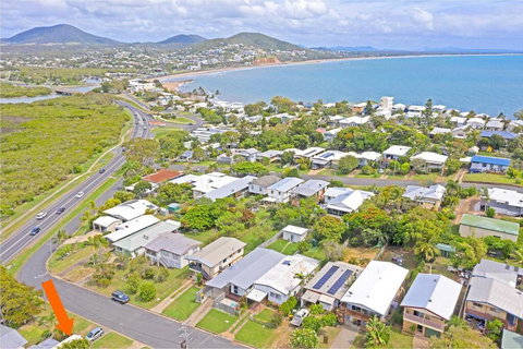 Poppies Cottage - Cooee Bay Beachside Retreat - Accommodation Mermaid Beach 2