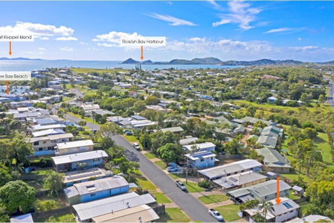Poppies Cottage - Cooee Bay Beachside Retreat - Accommodation Mermaid Beach 1