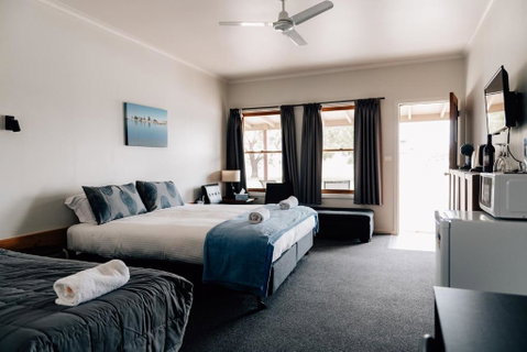 Port Albert Motel - Accommodation Mermaid Beach 2