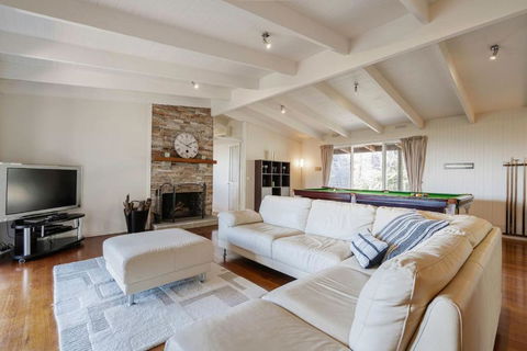 Port Philip Panorama - Bayview Retreat And Pool Bliss - Accommodation Mermaid Beach 0