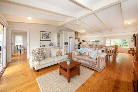 PORT WILLUNGA DREAMING A Beach Front Experience - Accommodation Mermaid Beach 1