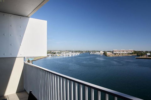 Portside On Honeysuckle - Accommodation Mermaid Beach 1