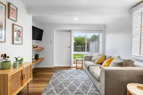 Prime Location, Stylish Space - Accommodation Mermaid Beach 0