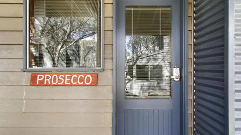 Prosecco - Accommodation Mermaid Beach 0