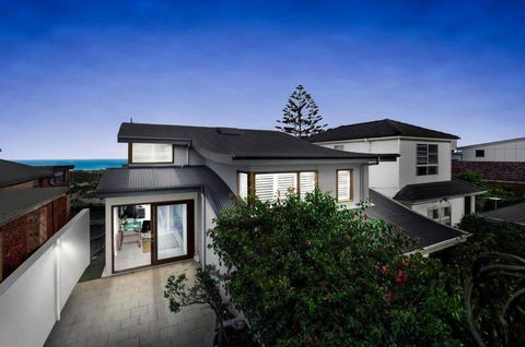 Pure Magical Views - Ocean Views - Accommodation Mermaid Beach 2