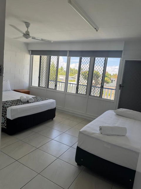 QCWA K P Units - Accommodation Mermaid Beach 2