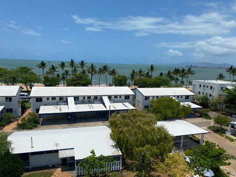 QCWA K P Units - Accommodation Mermaid Beach 0