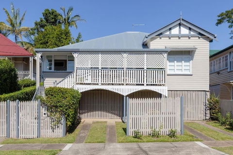 Quaint & Cosy 1 Bedroom Apartment In Queenslander. - Accommodation Mermaid Beach 1