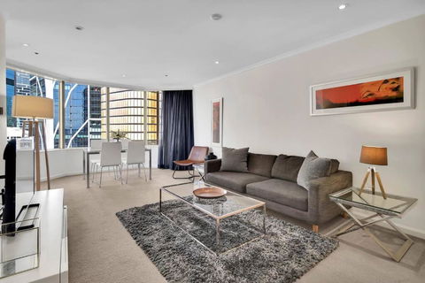 Quality Apartment In The Rocks GLO1203 - Accommodation Mermaid Beach 1