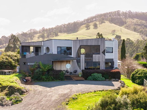 Quarry Hill Lookout - Accommodation Mermaid Beach 0