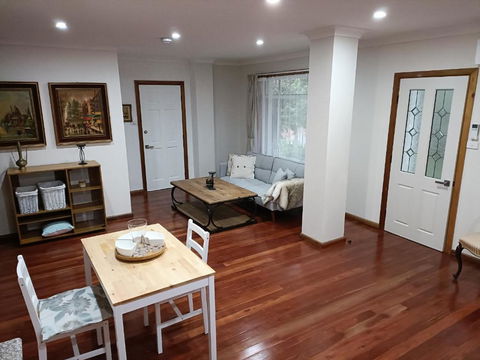 Quiet Nature-Filled Ground Floor Unit - Accommodation Mermaid Beach 3