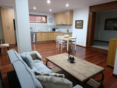 Quiet Nature-Filled Ground Floor Unit - Accommodation Mermaid Beach 2