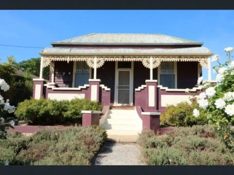 R&R Blue Diamond Luxury Cottage Maryborough, Vic - Accommodation Mermaid Beach 0
