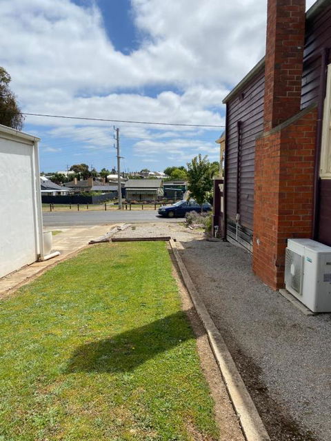 R&R Blue Diamond Luxury Studio Maryborough, Vic - Accommodation Mermaid Beach 3