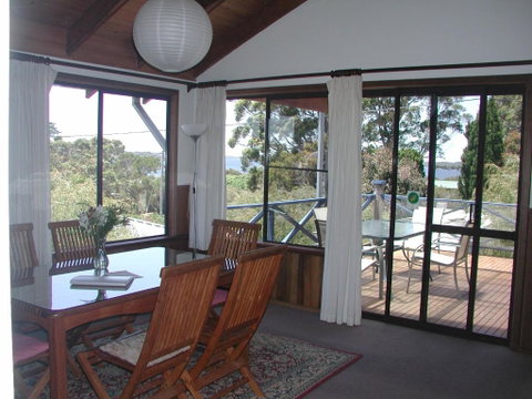Rainbow House - Accommodation Mermaid Beach 1