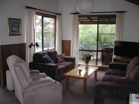 Rainbow House - Accommodation Mermaid Beach 2