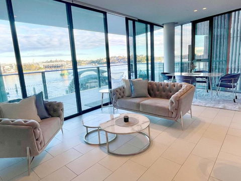 RARE Luxury Waterfront Living - Accommodation Mermaid Beach 0