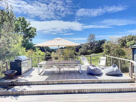 Red Hill Lane 5BedroomVineyard&RuralValleyViews - Accommodation Mermaid Beach 0
