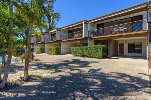 Rainbow Surf 5 - Accommodation Mermaid Beach 2