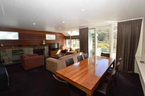 Aspect 2A - Accommodation Mermaid Beach 1