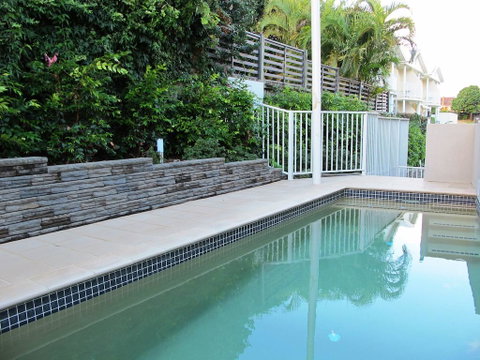Aston Hill Motor Lodge - Accommodation Mermaid Beach 1