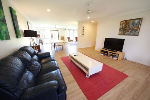 Barefoot Bungalow At Hat Head - Accommodation Mermaid Beach 0