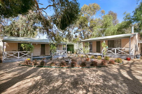 Barossa Country Cottages - Accommodation Mermaid Beach 1