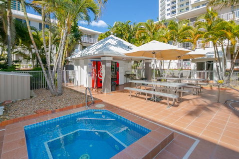 Bay Lodge Apartments - Accommodation Mermaid Beach 2