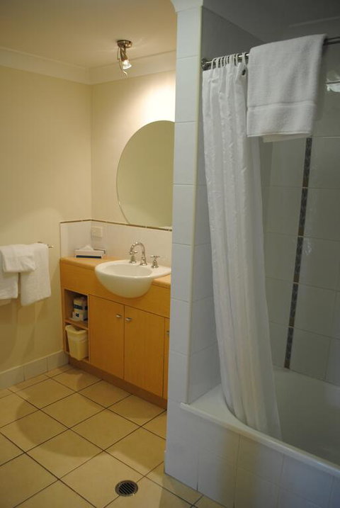 Bay Village Tropical Retreat & Apartments - Accommodation Mermaid Beach 3