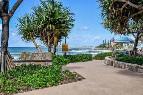 Beach Home In Golden Triangle - Accommodation Mermaid Beach 2