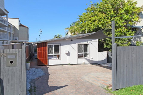 BEACH, SHOPS & FABULOUS VACATION HOME! - Accommodation Mermaid Beach 1