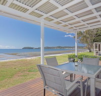Beached Inn' 93 Foreshore Drive - Spacious beach front house - Accommodation Mermaid Beach