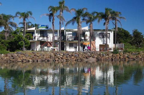 Beachfront 1, 25 Willow Street - Accommodation Mermaid Beach 0