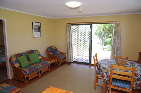Beachfront 1, 25 Willow Street - Accommodation Mermaid Beach 2