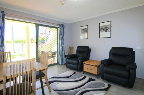 Beachfront 2, 25 Willow Street - Accommodation Mermaid Beach 2
