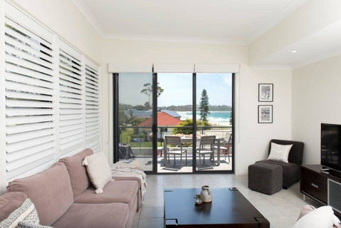 Beachfront 7 - Accommodation Mermaid Beach 3