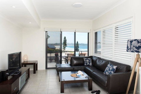 Beachfront 8 - Accommodation Mermaid Beach 3