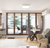 Beachfront Manly Apartment With Parking and Balcony - Accommodation Mermaid Beach