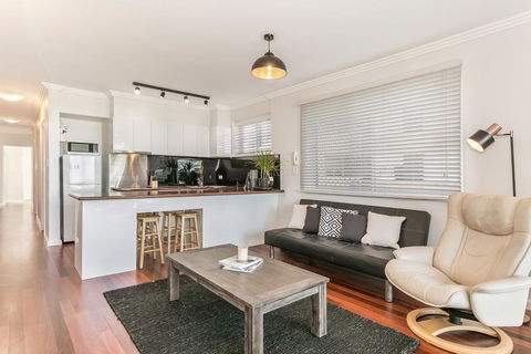 Beachfront On Golden Mile - Accommodation Mermaid Beach 3