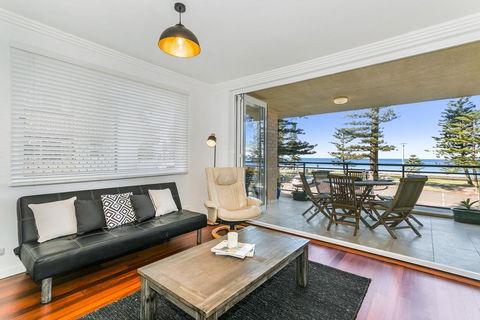 Beachfront On Golden Mile - Accommodation Mermaid Beach 1