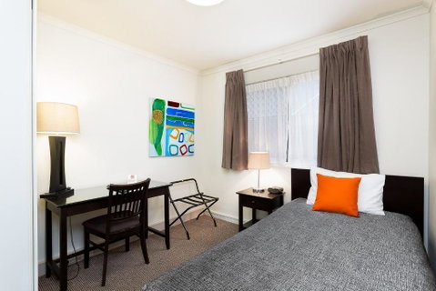 Redcliffe Motor Inn - Accommodation Mermaid Beach 1
