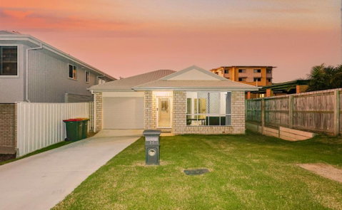 Redcliffe - Accommodation Mermaid Beach 3