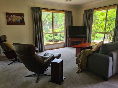 REDGUM RETREAT BRIGHT - Luxury Spa Villa - Accommodation Mermaid Beach 2