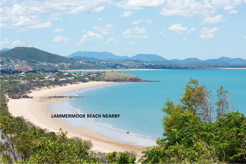 RELAX @48 CLOSE TO BEACH Sleeps 7 - Accommodation Mermaid Beach 1